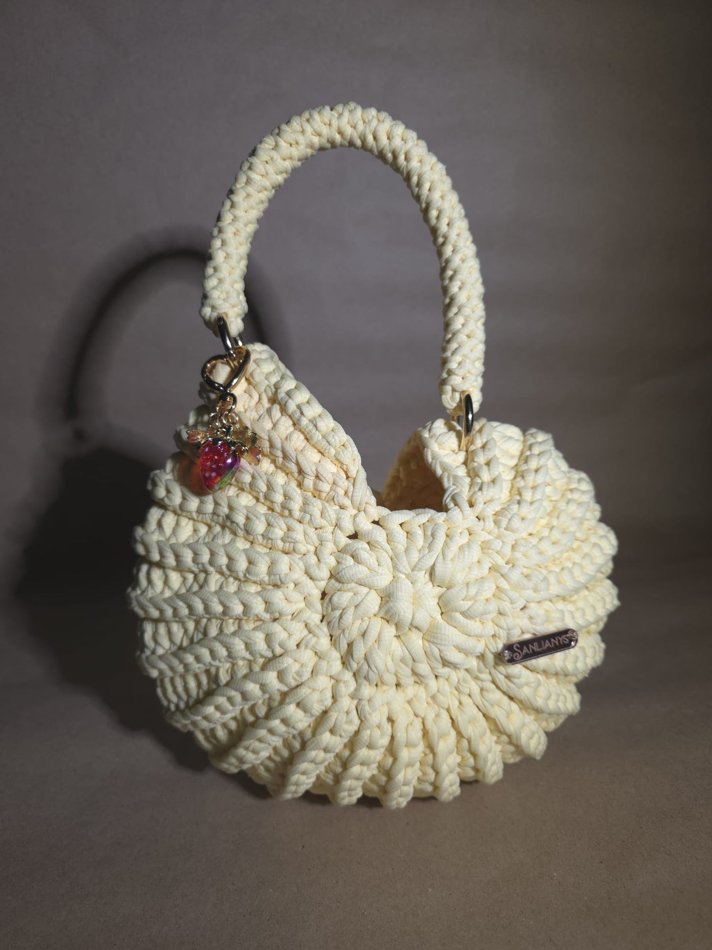 Caracola - Light Yellow