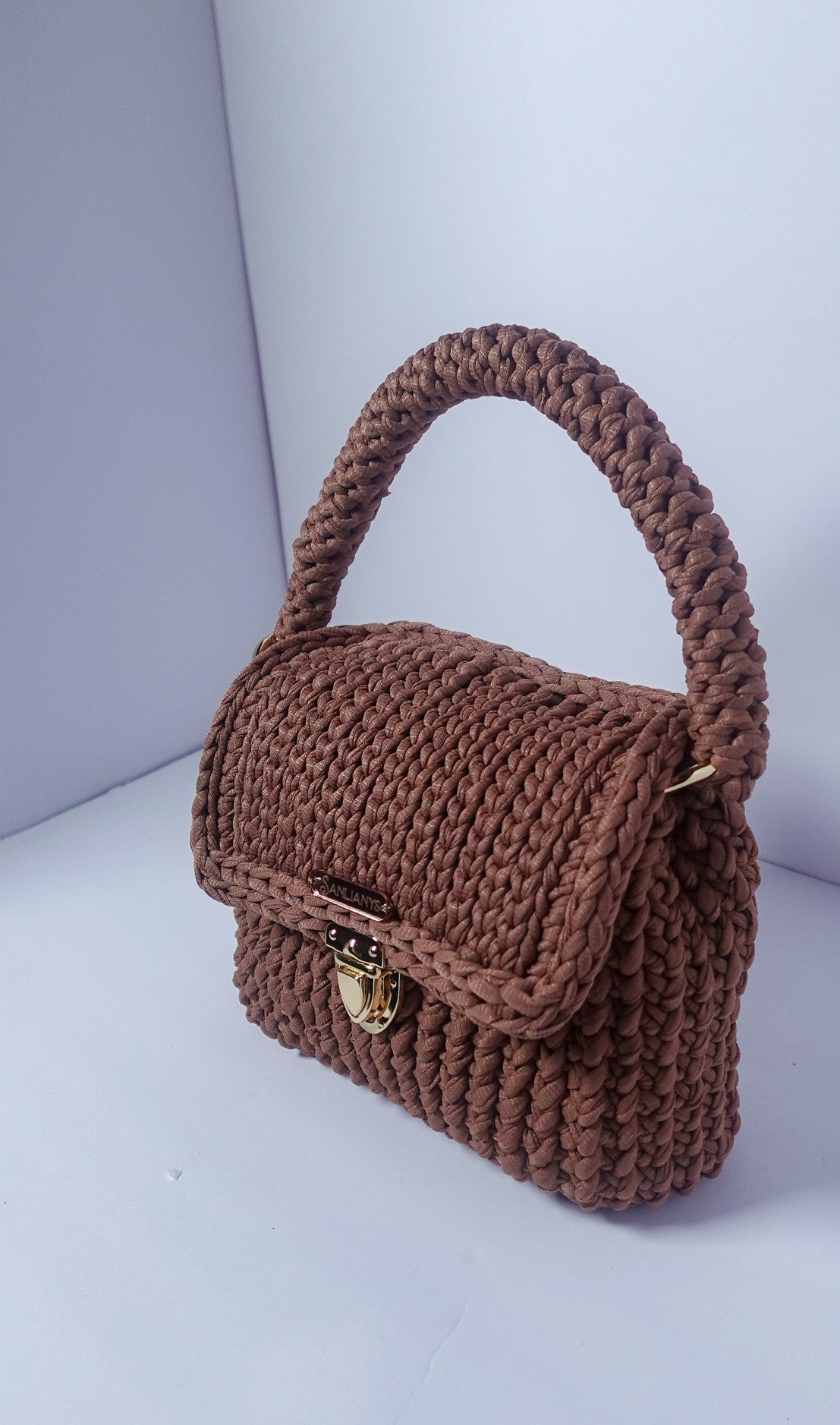 Belle - Mocha